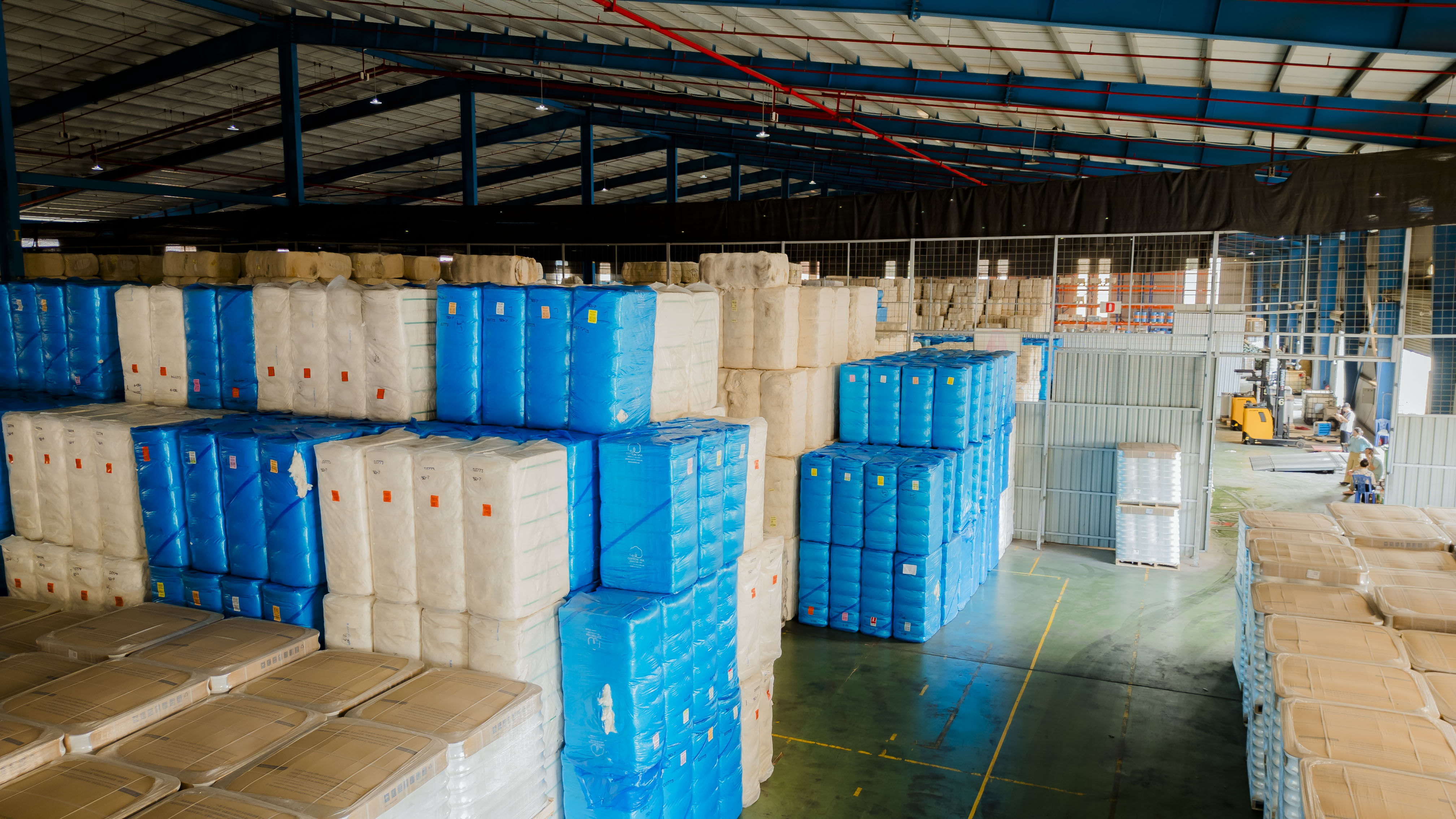 Dịch vụ cho thuê và <br>cung cấp kho bãi